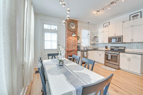 Family-friendly Louisville Gem: Prime Location!