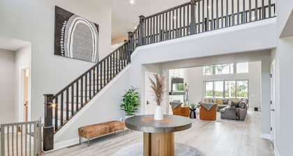 Luxe Black Mountain Manor on 15 Acres!