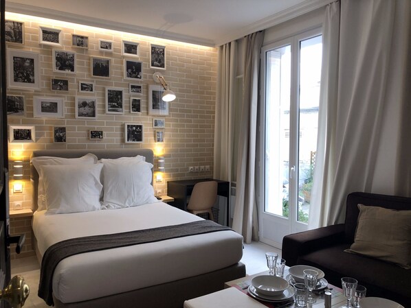 Iron/ironing board, free WiFi, bed sheets