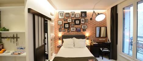 Iron/ironing board, free WiFi, bed sheets