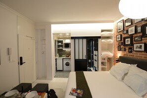 In-room safe, desk, iron/ironing board, free WiFi - Voûte 102 (París)