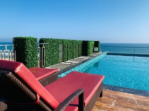 Outdoor pool - The Bay Suite (Brahmagiri)