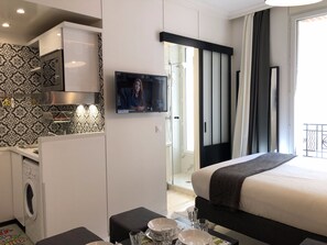 In-room safe, iron/ironing board, free WiFi, bed sheets
