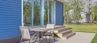 Fish & Hike: Riverfront Cabin in Paris