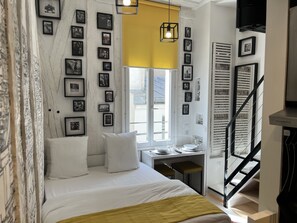 Iron/ironing board, free WiFi, bed sheets