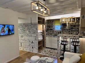 TV - Villette & Canal - Nantes (Paris)