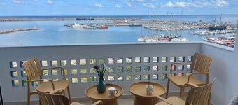 C'est La Vue - Beachfront luxurious condo in Rethymno, Crete