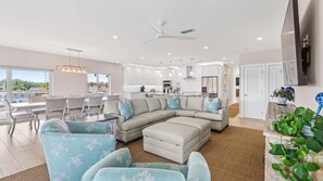 Unclassified image, 2 of 47, button - Sunset Point | Luxury 5 bdrm w pool, jacuzzi and XL dock, walk to beach (Marathon)