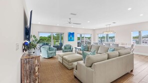 TV - Sunset Point | Luxury 5 bdrm w pool, jacuzzi and XL dock, walk to beach (Marathon)