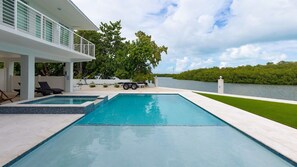 Pool - Sunset Point | Luxury 5 bdrm w pool, jacuzzi and XL dock, walk to beach (Marathon)