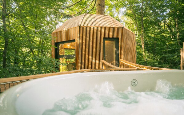 Bain à remous extérieur