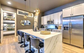 Fridge, microwave, oven, stovetop - Expansive 4BR/5BA DT Home with Hot Tub & Game Room (Nashville)