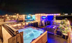 Terrace/patio - Expansive 4BR/5BA DT Home with Hot Tub & Game Room (Nashville)