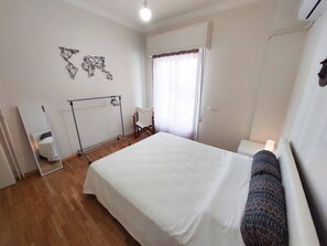 1 bedroom, iron/ironing board, WiFi, bed sheets - Bright & Spacious 1BR Apt Athens, Goudi (Athina)