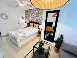 Departamento clásico, 1 cama Queen size | Espacio para trabajar con laptop y wifi gratis 