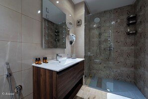 Deluxe Double Room, City View | In-room safe, soundproofing, free WiFi