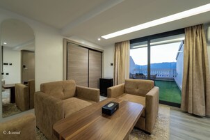 Caja de seguridad en la habitación y sistema de insonorización 