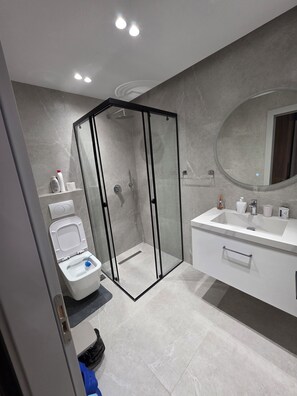 Apartment, 1 Bedroom, Smoking | Bathroom - Lake and Downtown Due Passi (Tirana)