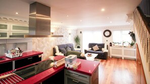 Interior - Large modern two bed house in Slough, near airport (Berkshire)