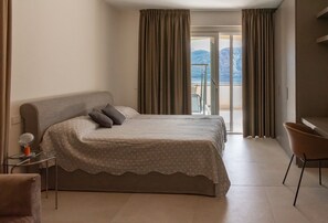 4 室のベッドルーム、アイロン / アイロン台、WiFi、ベッドシーツ