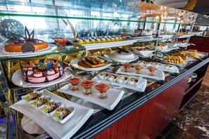 Daily buffet breakfast for a fee - Corp Al Khobar Hotel (Al Khobar)