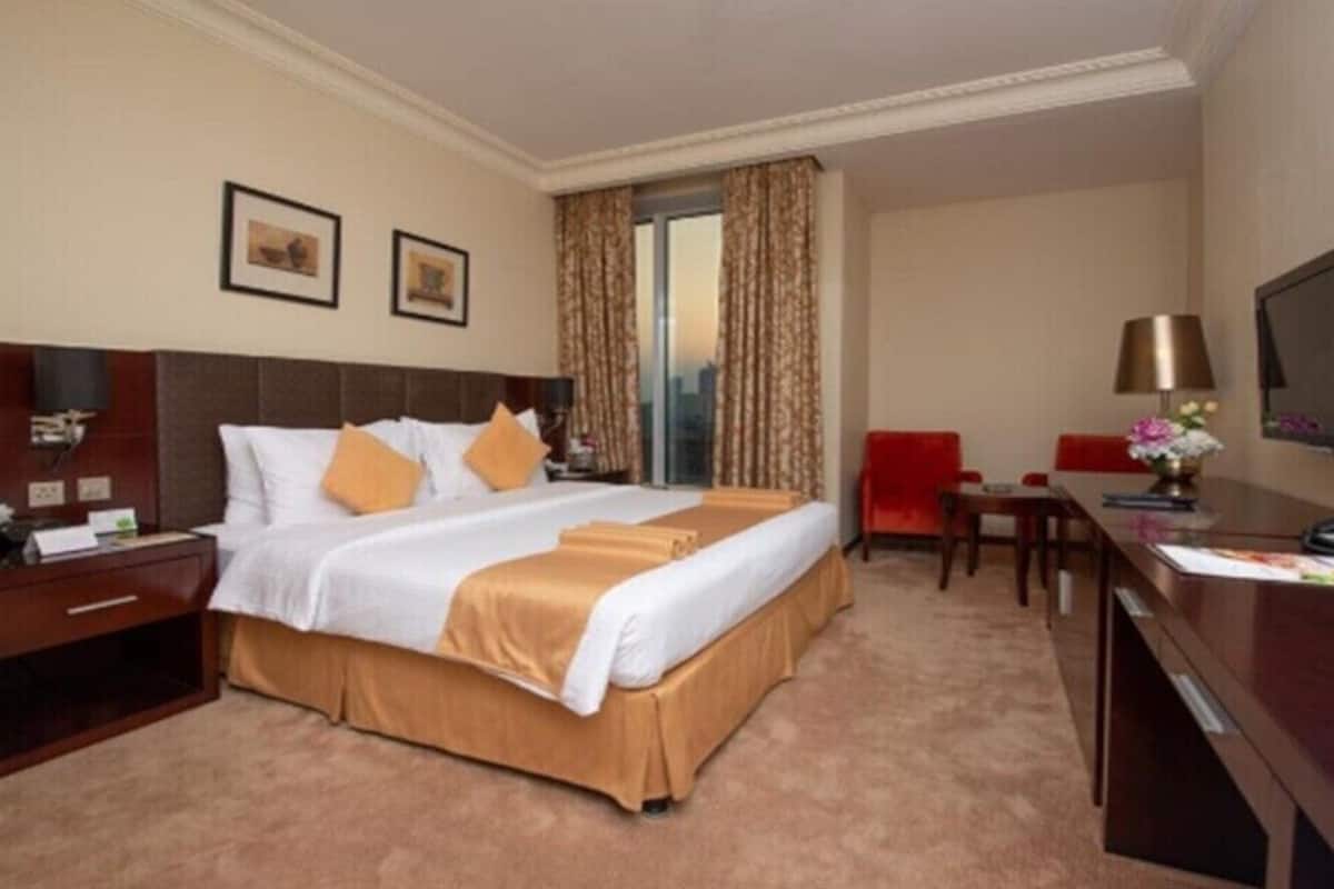 2 bedrooms, in-room safe, desk, laptop workspace
