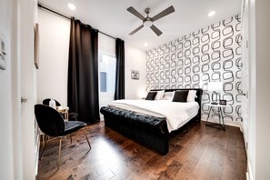 4 habitaciones y espacio para trabajar con laptop