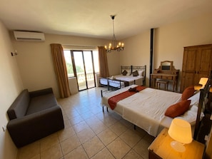 4 Schlafzimmer, Bügeleisen/Bügelbrett, WLAN, Bettwäsche