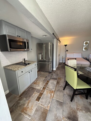 Cozy Grand Room 1-bedroom apartment with WiFi, AC in charming Winter Haven