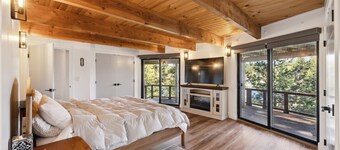 Golden Peak Cabin 3 Bedroom Home