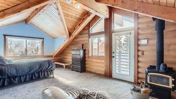 House, 3 Bedrooms | Living area | Smart TV, DVD player