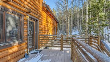 House, 3 Bedrooms | Property grounds