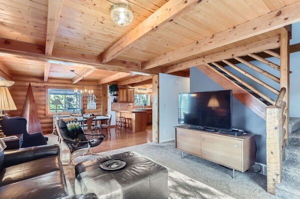 House, 3 Bedrooms | Living area | Smart TV, DVD player