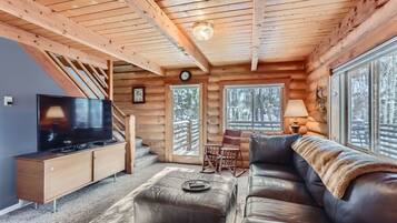 House, 3 Bedrooms | Living area | Smart TV, DVD player