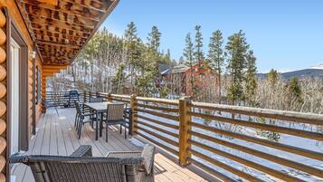 House, 3 Bedrooms | Outdoor dining