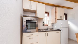 Private kitchen - Apartment in Croatia Near the Adriatic Coast (Sukosan)