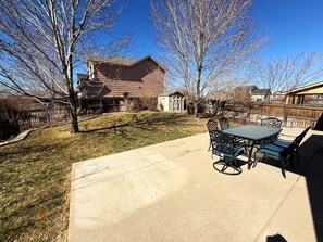 Outdoor dining - HotTub Gameroom Arcade Theater Pooltable 420 (Aurora)