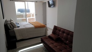 1 dormitorio, tabla de planchar con plancha, wifi gratis y ropa de cama