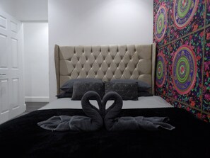 2 habitaciones, tabla de planchar con plancha, wifi y ropa de cama 