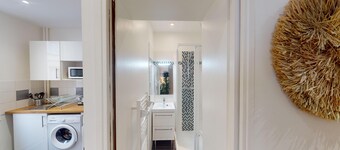 Beautiful 3bed House Garden & Parking