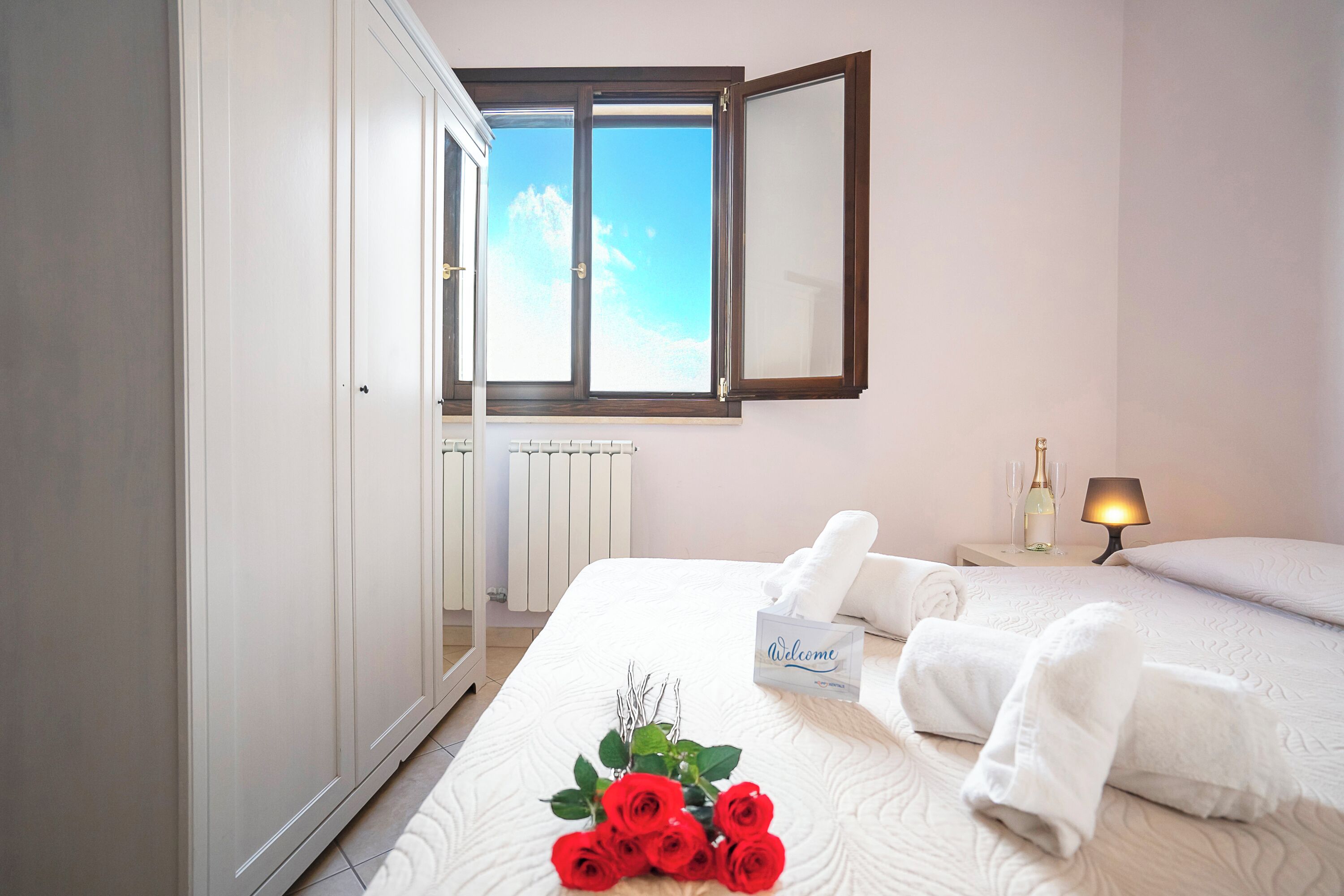 Villa familiar, varias habitaciones, 2 baños (Casa Pascoli Near Sandy Beach) | 1 dormitorio y ropa de cama