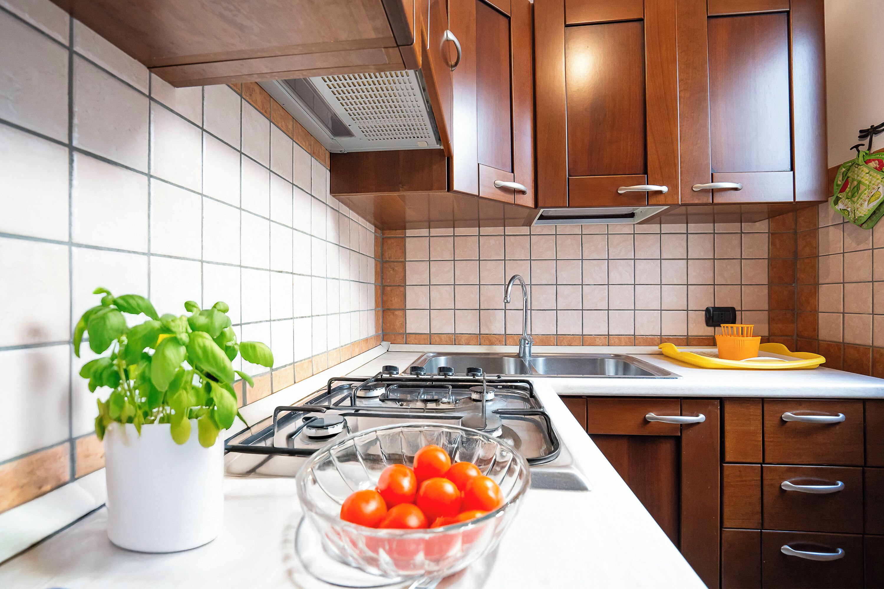Geladeira, fogão, cooktop, cafeteira/chaleira