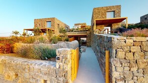 المنطقة المحيطة بالمنشأة