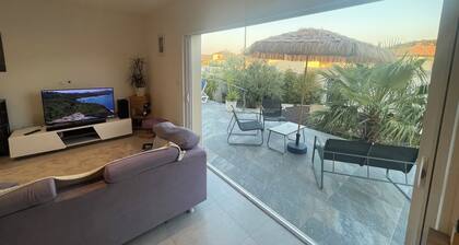 Villa in corbières à 12 km des plages de la méditerranée.