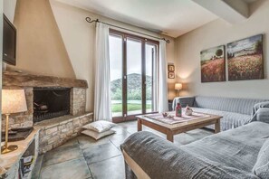 TV, fireplace, stereo, offices - Villa Myrtia – 3BR with Private Pool & Sea View (Corfu)