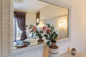 1 bedroom, desk, iron/ironing board, WiFi