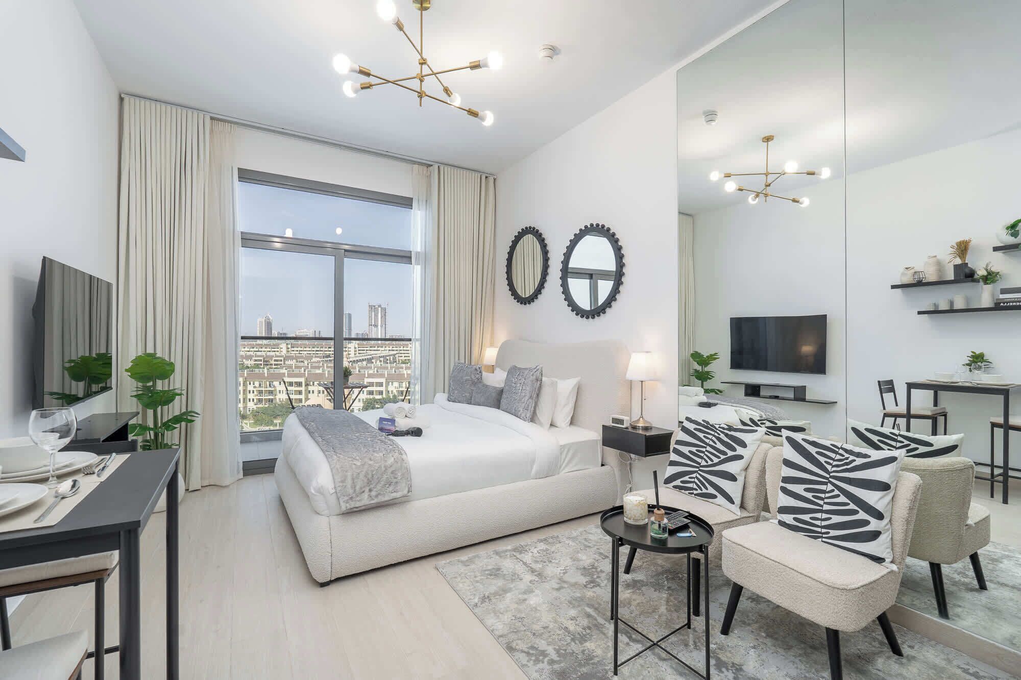 Schreibtisch, Bügeleisen/Bügelbrett, WLAN