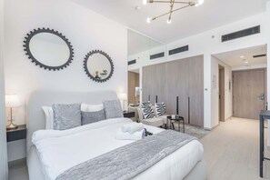 Desk, iron/ironing board, WiFi