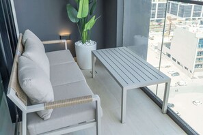 Property grounds - StayShort - Luxurious 2BR Apartment in JVC with Private Pool (JVC)