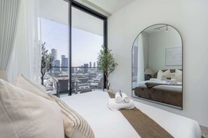 2 bedrooms, iron/ironing board, WiFi